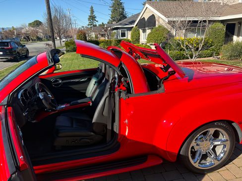 Used 2006 Chevrolet SSR w/ Preferred Equipment Group image 13