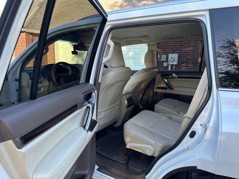 Used 2017 Lexus GX 460 image 15