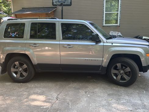 Used 2016 Jeep Patriot Sport w/ Power Value Group AWD/4WD image 1