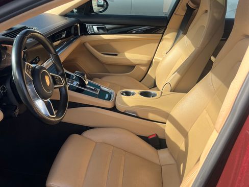 Used 2018 Porsche Panamera 4 image 10