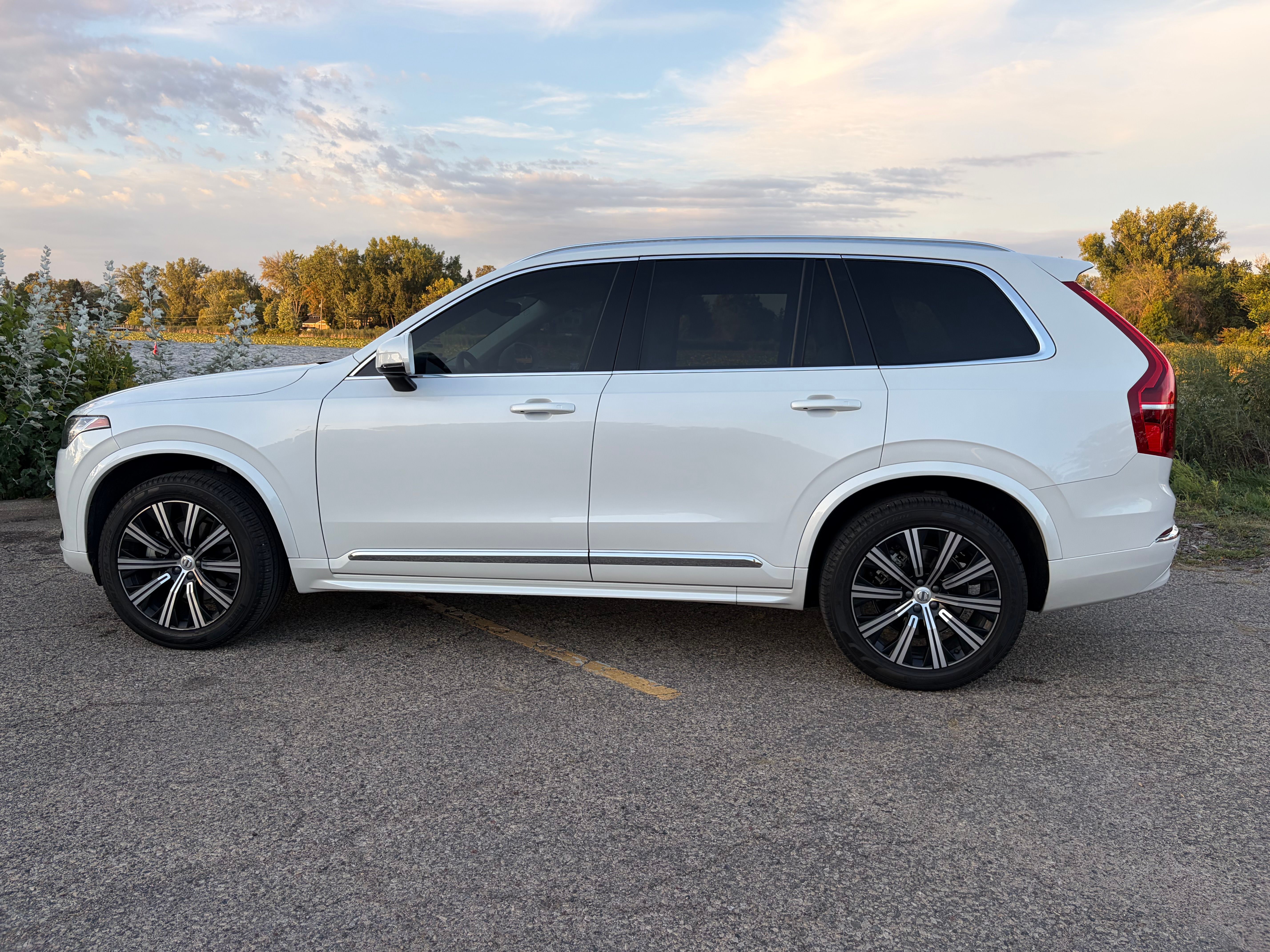 Used 2025 Volvo XC90 B5 Core w/ Protection Package Premier AWD/4WD image 6