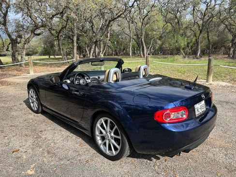 Used 2011 MAZDA MX-5 Miata Grand Touring w/ Premium Pkg image 8