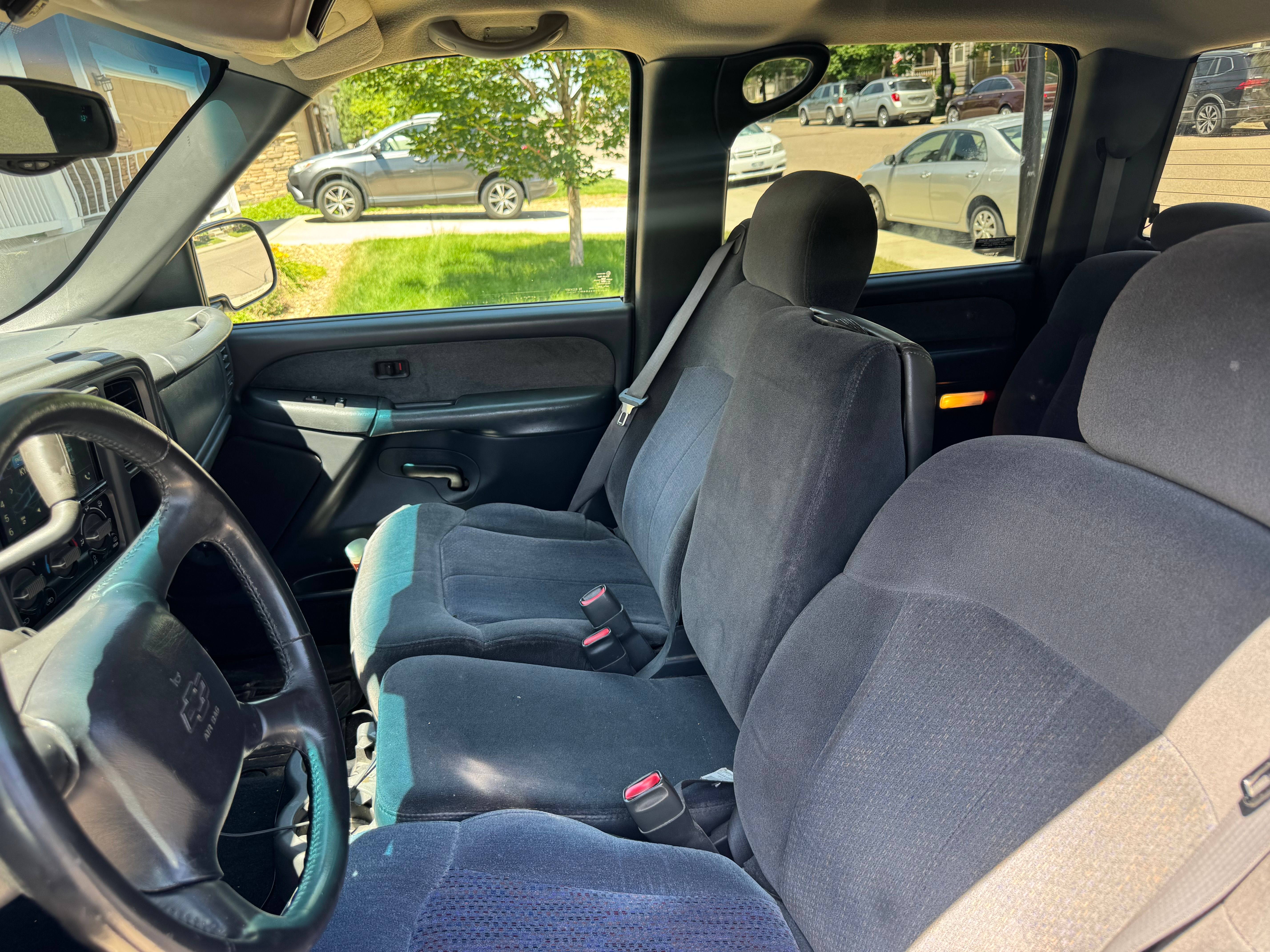 Used 2001 Chevrolet Silverado 2500 LS w/ Off-Road Skid Plate Pkg AWD/4WD image 13