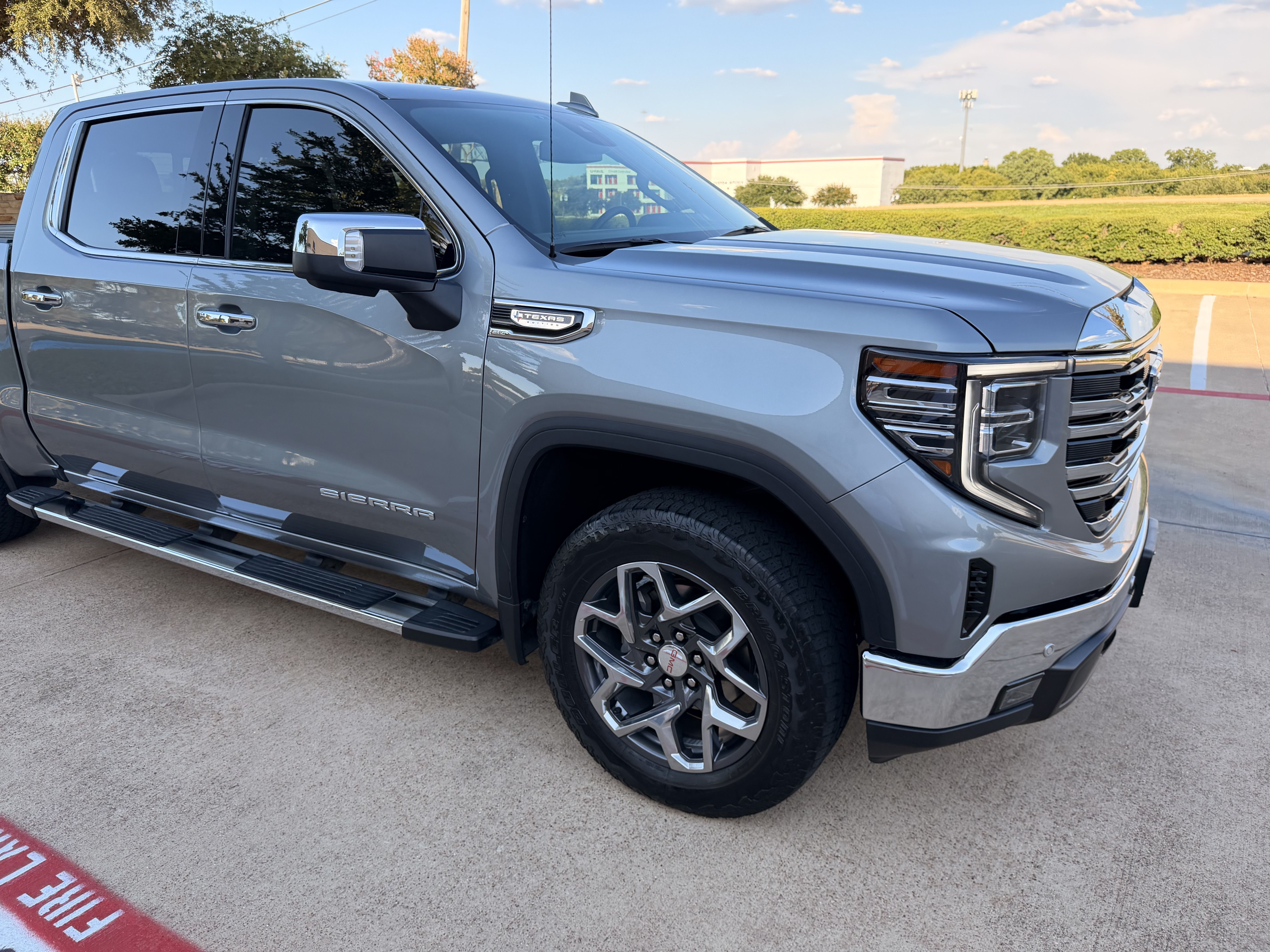 Used 2024 GMC Sierra 1500 SLT AWD/4WD image 5