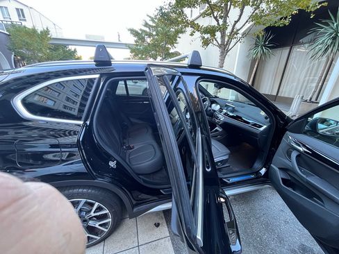 Used 2021 BMW X1 xDrive28i w/ Convenience Package image 4