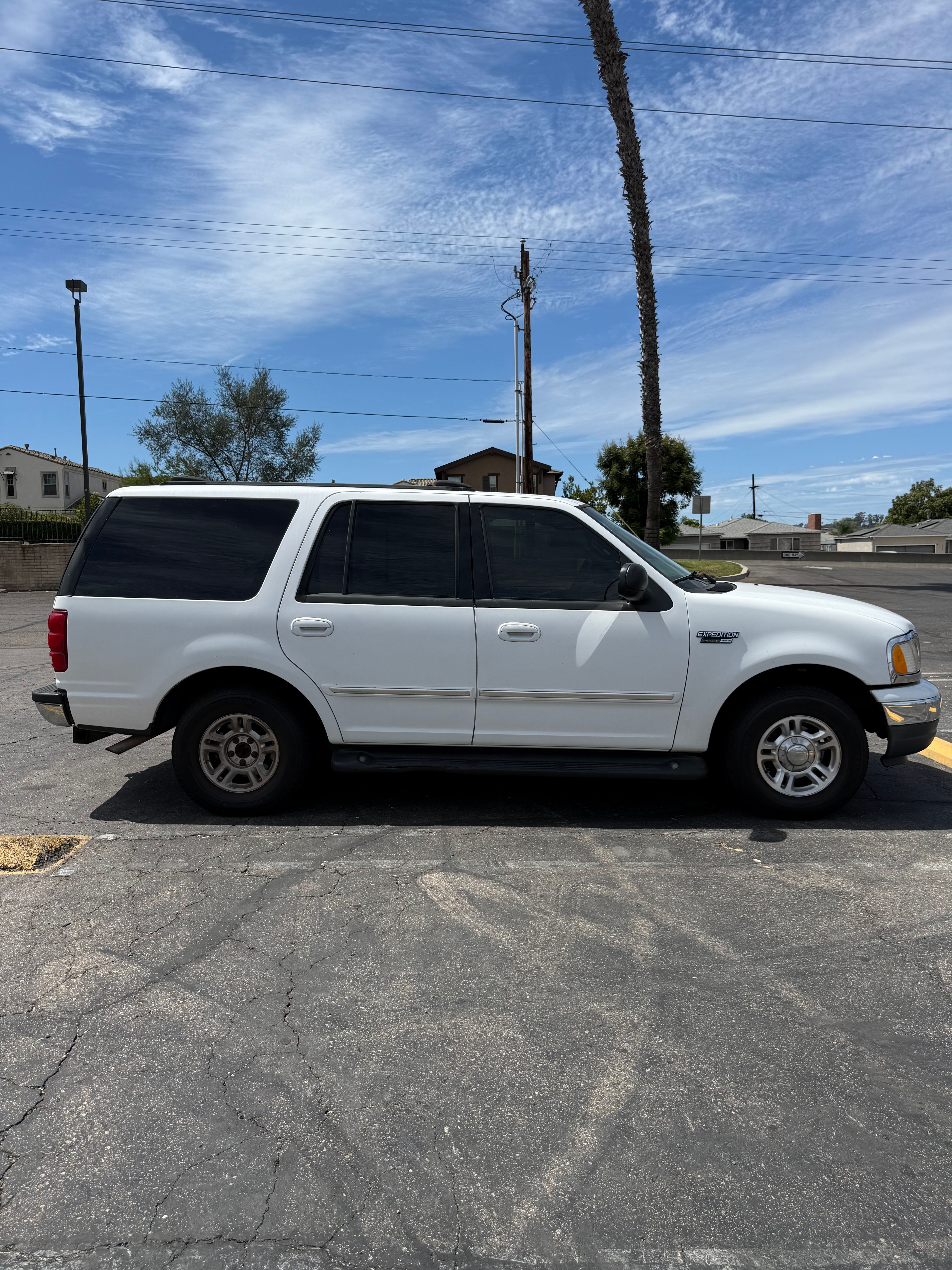 Used 2000 Ford Expedition XLT RWD image 4