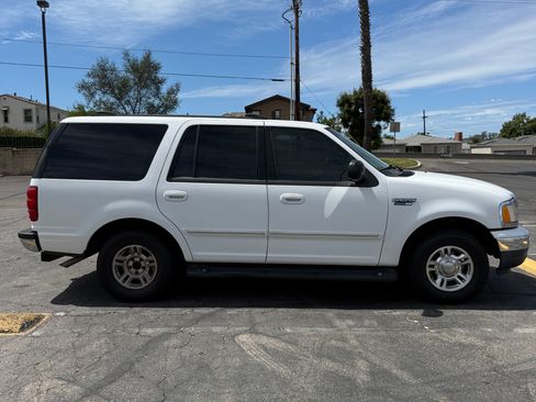 Used 2000 Ford Expedition XLT RWD image 4