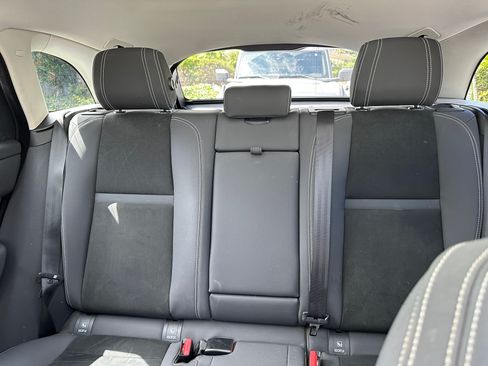 Used 2019 Land Rover Range Rover Velar image 8