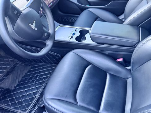 Used 2023 Tesla Model 3 Standard Range image 17