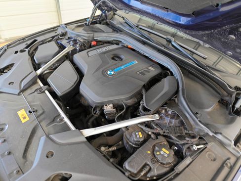 Used 2018 BMW 530e xDrive w/ M Sport Package 2 AWD/4WD image 17