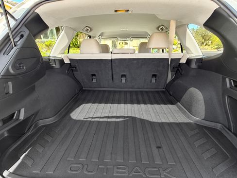Used 2015 Subaru Outback 2.5i Premium AWD/4WD image 10