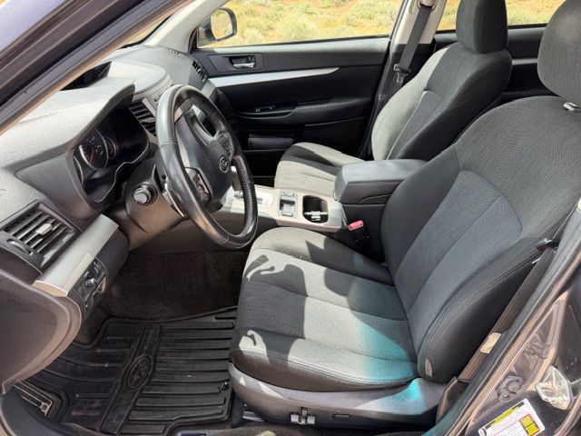 Used 2013 Subaru Outback 2.5i Premium w/ All-Weather Pkg AWD/4WD image 8