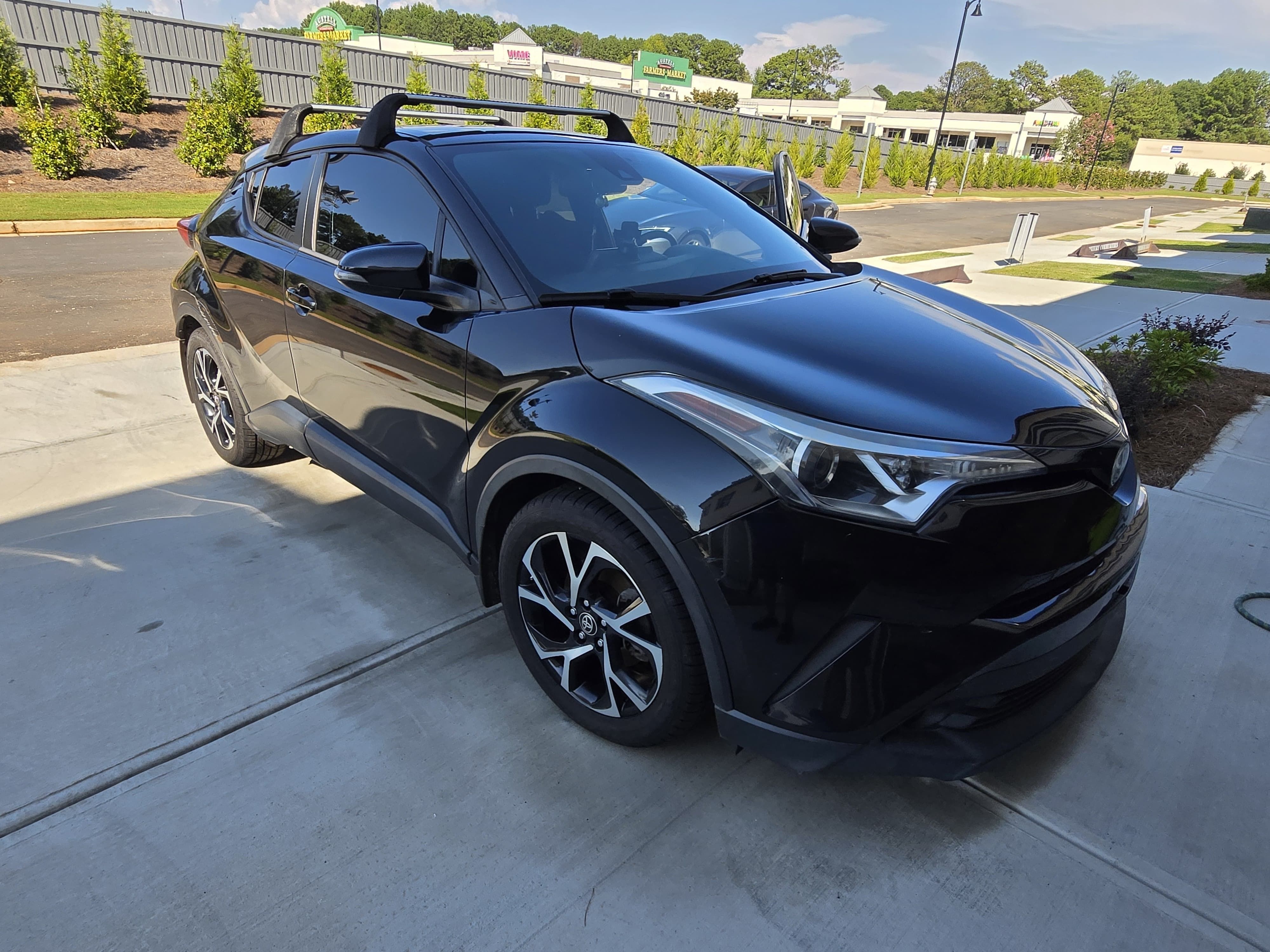 Used 2018 Toyota C-HR XLE FWD image 25