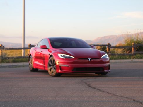 Used 2021 Tesla Model S Plaid image 1