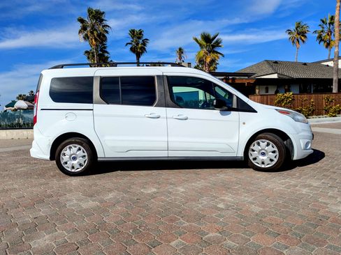 Used 2014 Ford Transit Connect XLT image 9