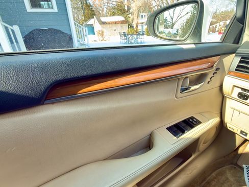 Used 2013 Lexus ES 300h image 10