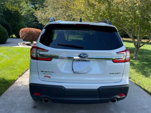 Used 2025 Subaru Ascent Premium AWD/4WD image 5