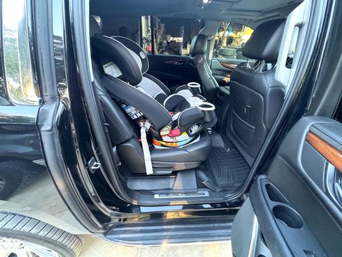 Used 2017 Cadillac Escalade ESV Luxury image 12