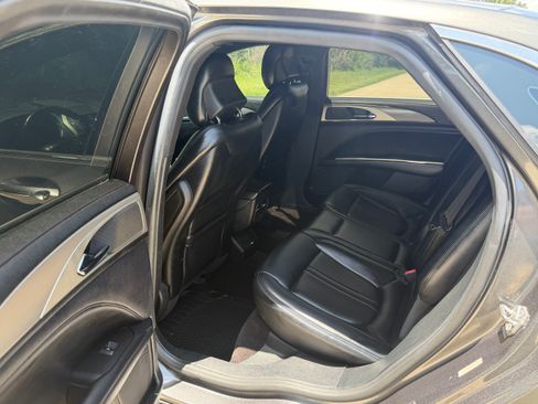 Used 2017 Lincoln MKZ Premiere FWD image 11