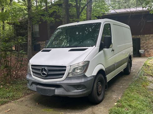 Used 2016 Mercedes-Benz Sprinter 2500 image 1