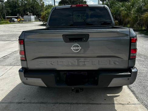 Used 2025 Nissan Frontier SV w/ SV Convenience Package RWD image 4