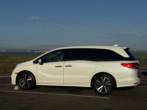 Used 2019 Honda Odyssey Elite image 5