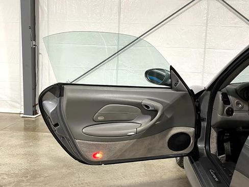 Used 2001 Porsche 911 Cabriolet image 8