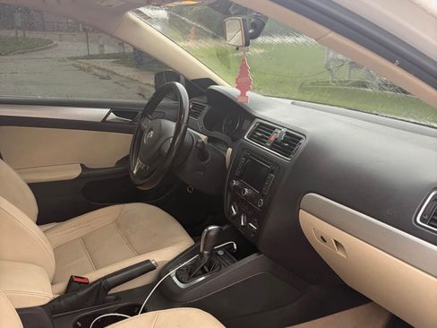 Used 2012 Volkswagen Jetta SEL FWD image 5