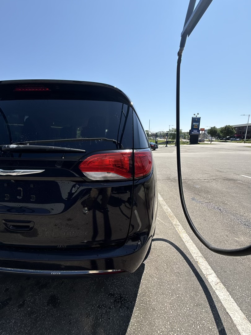 Used 2017 Chrysler Pacifica Touring-L FWD image 14