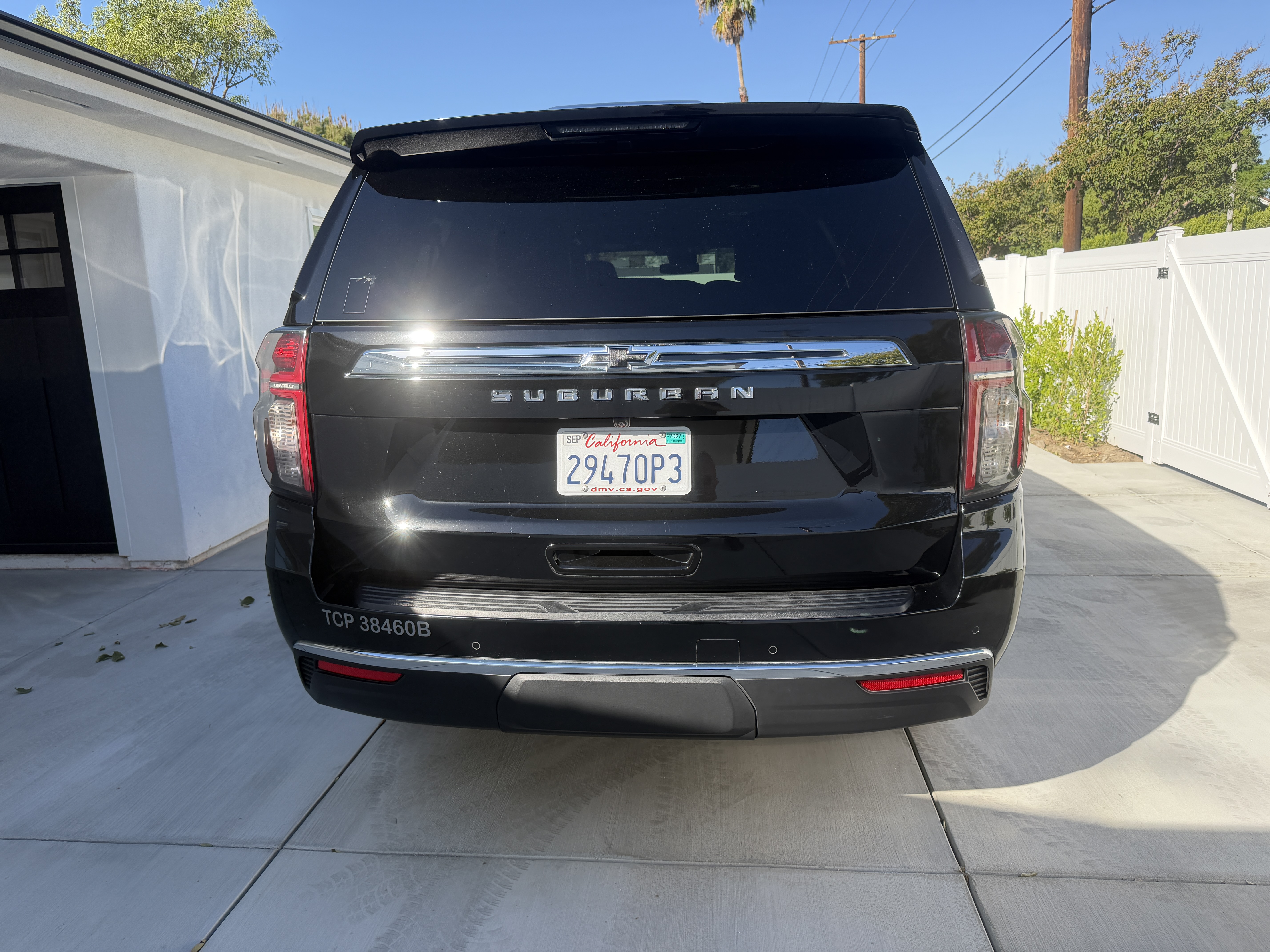 Used 2023 Chevrolet Suburban LS RWD image 6