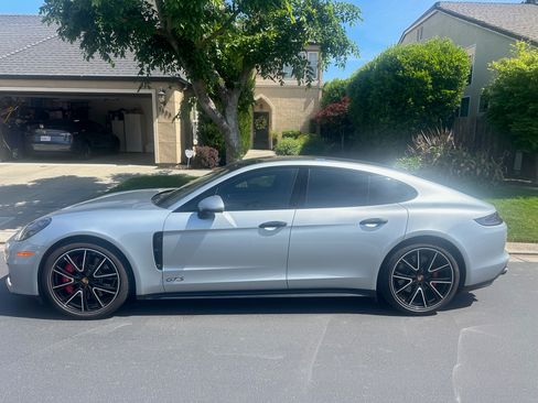 Used 2019 Porsche Panamera GTS image 5