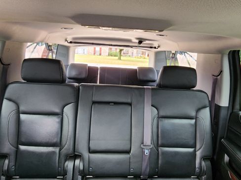 Used 2017 GMC Yukon XL SLT image 6