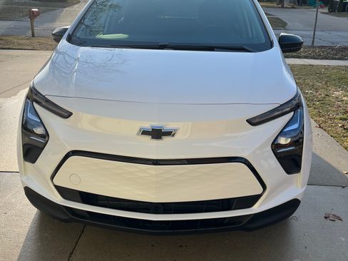 Used 2023 Chevrolet Bolt LT w/ Infotainment Package image 2