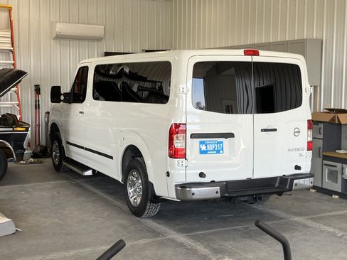 Used 2018 Nissan NV 3500 SL image 9