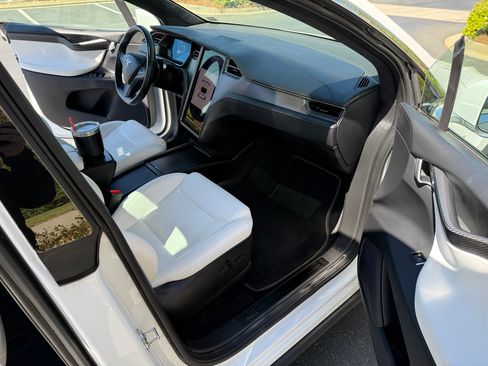 Used 2021 Tesla Model X Performance image 16