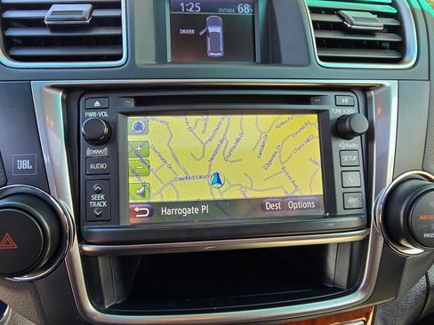 Used 2013 Toyota Highlander Limited image 21