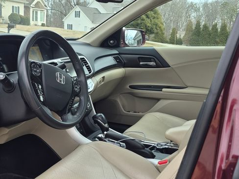 Used 2015 Honda Accord Touring image 8