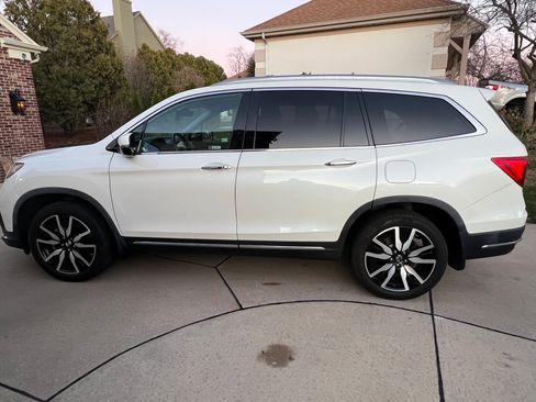 Used 2019 Honda Pilot Touring image 9