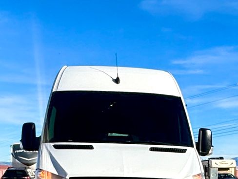 Used 2015 Mercedes-Benz Sprinter 3500 image 4