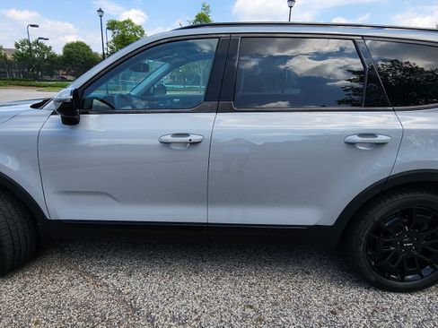 Used 2022 Kia Telluride SX w/ SX Prestige Package image 6