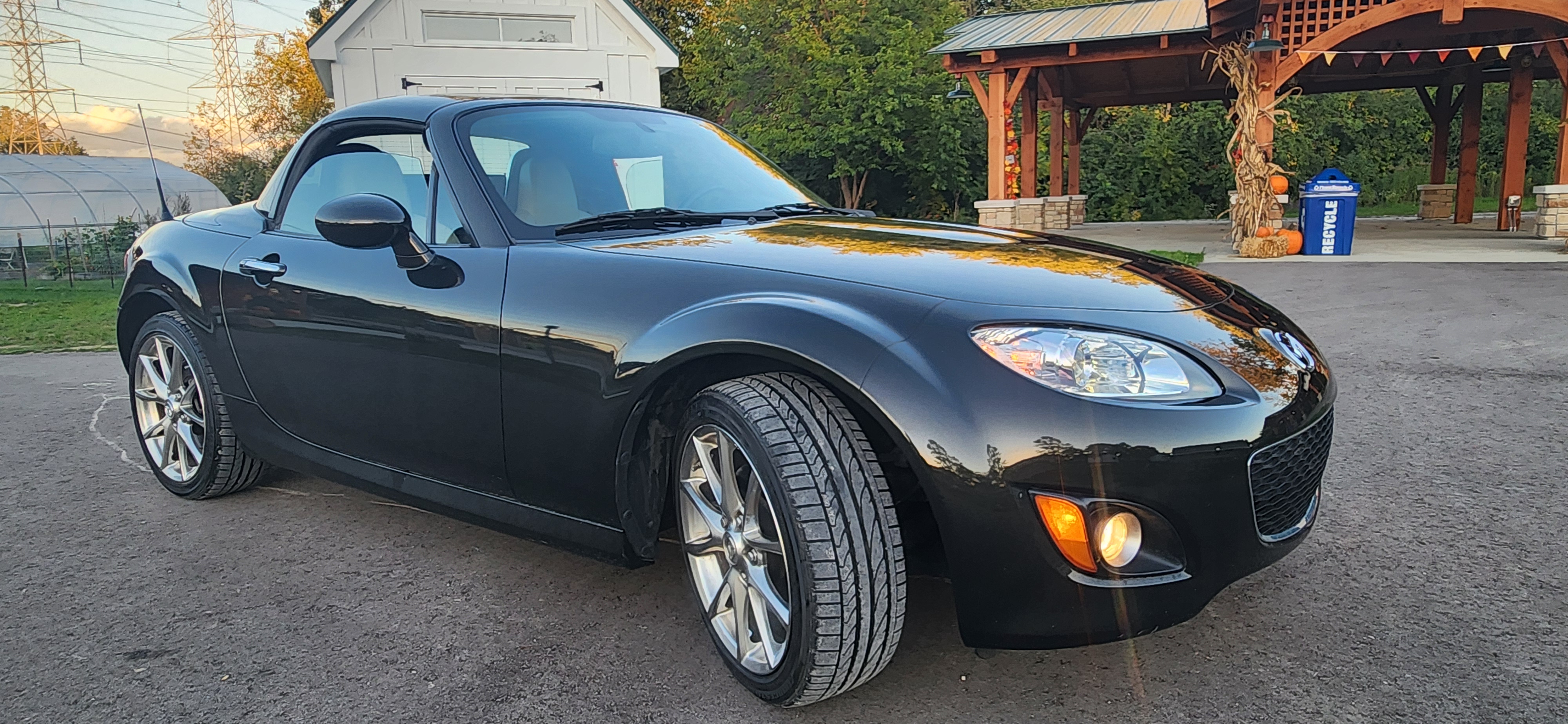 Used 2011 MAZDA MX-5 Miata Grand Touring RWD image 10