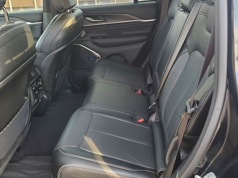 Used 2023 Jeep Grand Cherokee Overland image 22