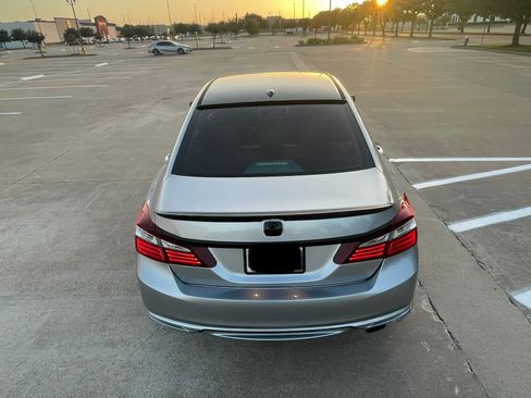 Used 2016 Honda Accord EX image 9