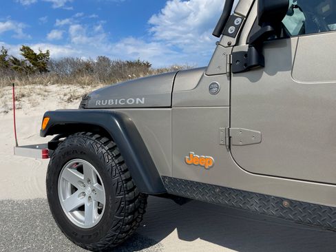 Used 2006 Jeep Wrangler Rubicon AWD/4WD image 9