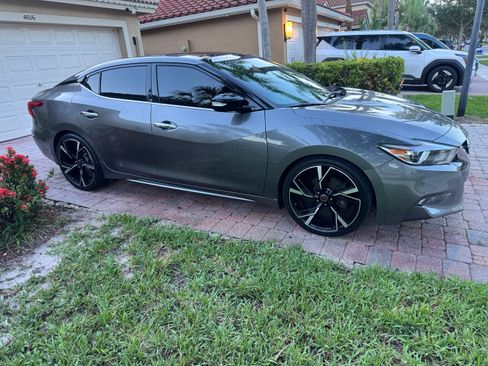 Used 2017 Nissan Maxima 3.5 SL FWD image 1