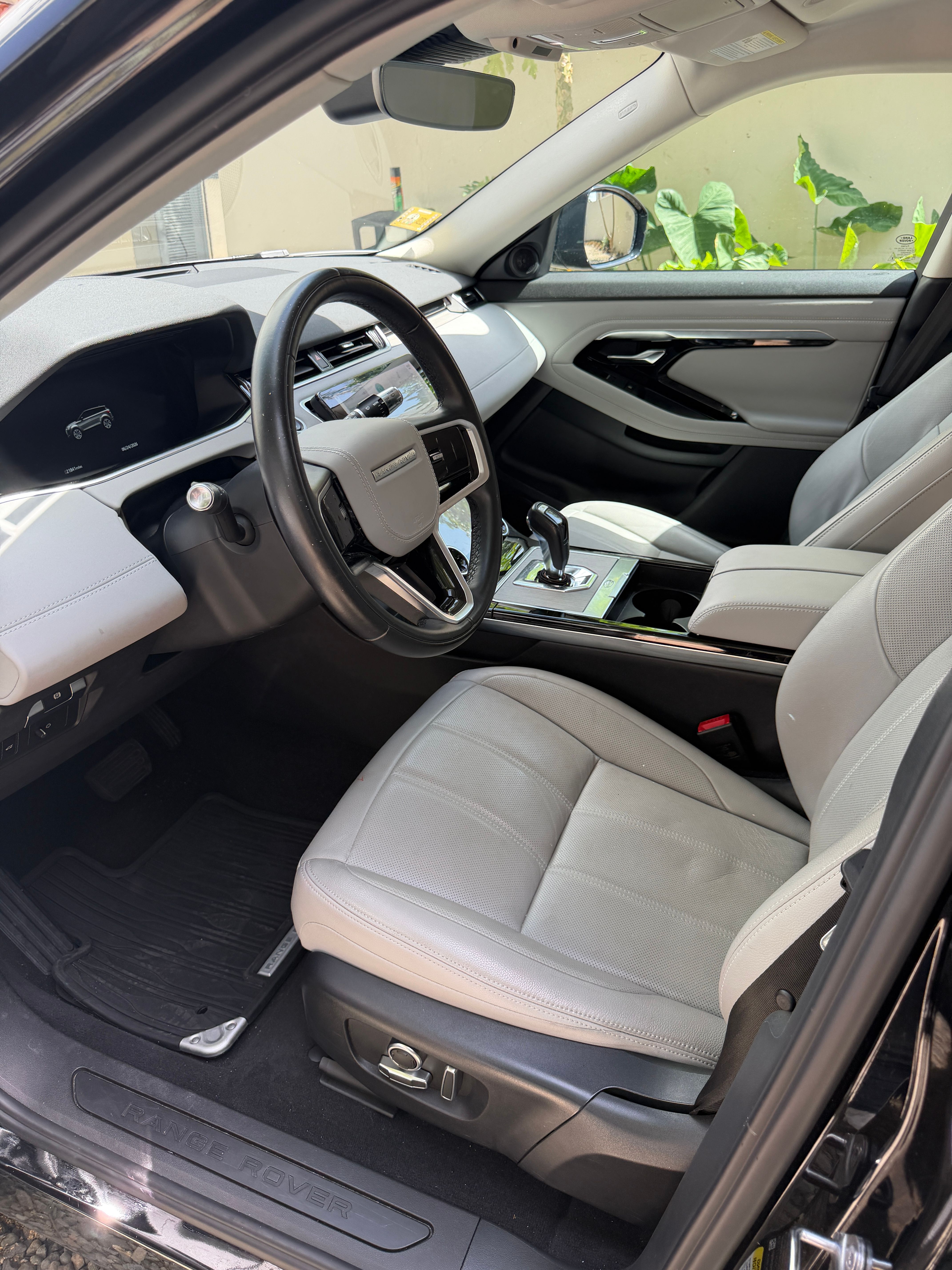 Used 2022 Land Rover Range Rover Evoque SE AWD/4WD image 6