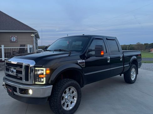 Used 2008 Ford F250 Lariat image 1