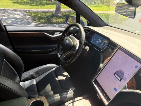 Used 2017 Tesla Model X 100D AWD/4WD image 10
