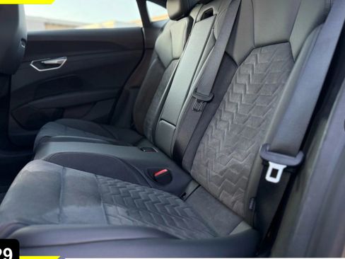 Used 2022 Audi e-tron GT Premium Plus image 15