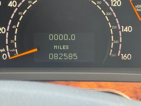 Used 2000 Mercedes-Benz S 500 image 9